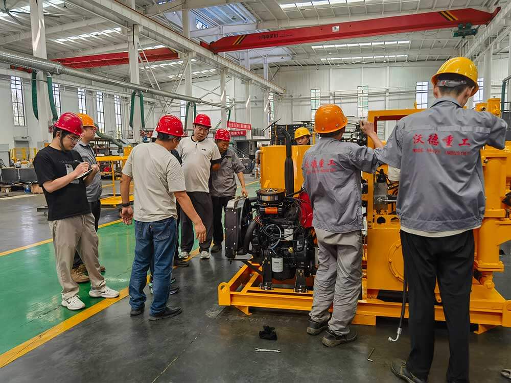 中国铁建领导与工程师交流注浆泵站